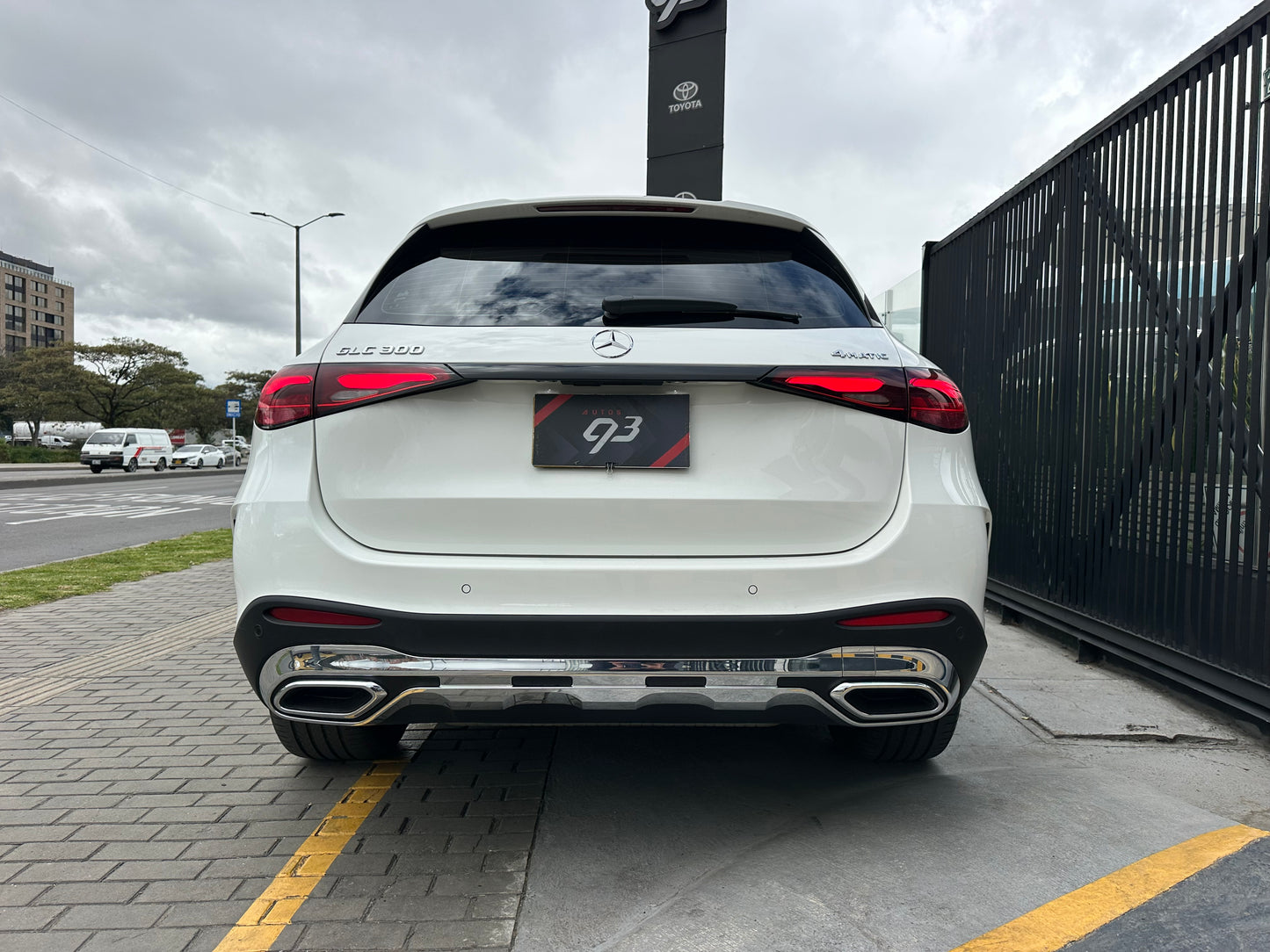 Mercedes-Benz GLC 300 4MATIC Modelo 2027 - Autos 93