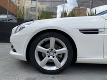 Cargar imagen en el visor de la galería, Mercedes-Benz SLK 200 Modelo 2014
