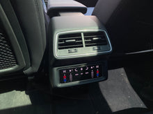 Cargar imagen en el visor de la galería, Audi E-Tron Sportback 55 Quattro Modelo 2022
