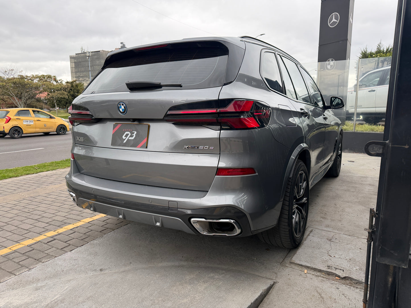 BMW X5 xDrive50e Modelo 2024 - Autos 93