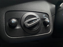 Cargar imagen en el visor de la galería, Ford Escape ST Line Modelo 2020
