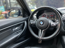 Cargar imagen en el visor de la galería, BMW M3 Sedán Modelo 2015
