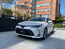 Cargar imagen en el visor de la galería, Toyota Corolla XEI Híbrido Modelo 2022
