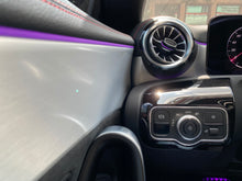 Cargar imagen en el visor de la galería, Mercedes-Benz CLA 200 Modelo 2024
