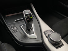 Cargar imagen en el visor de la galería, BMW M240I Coupé Modelo 2021
