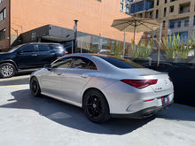 Cargar imagen en el visor de la galería, Mercedes-Benz CLA 180 Modelo 2022
