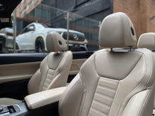 Cargar imagen en el visor de la galería, BMW M440I xDrive Cabriolet Modelo 2022
