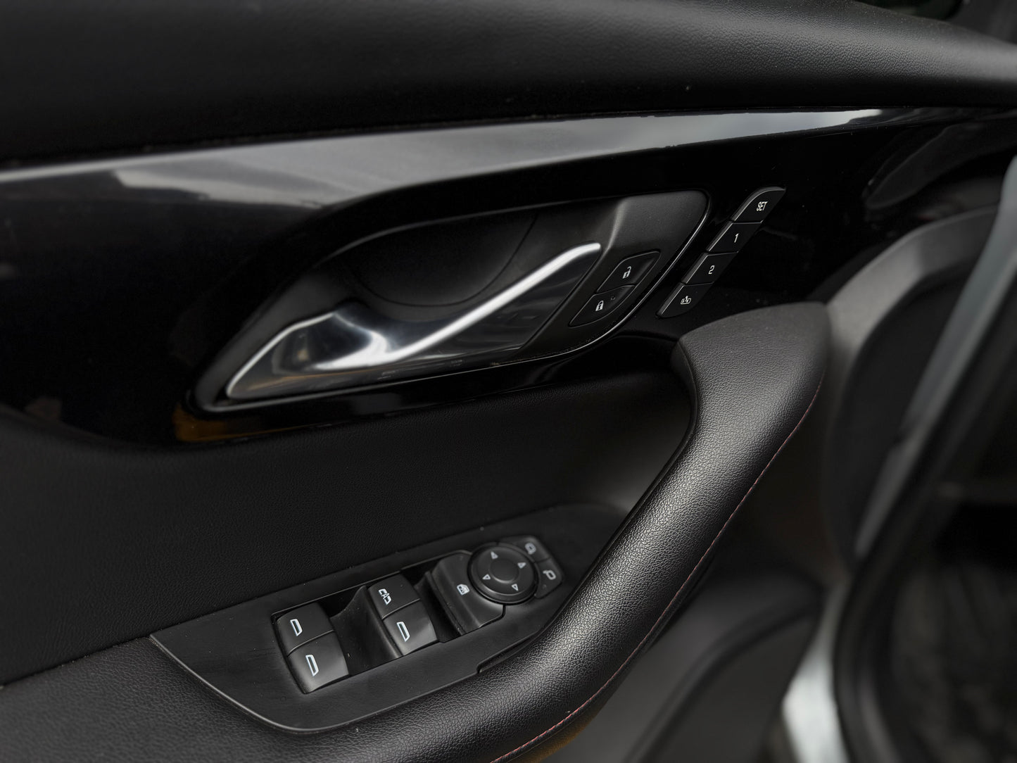 Chevrolet Blazer RS Modelo 2023 - Autos 93