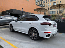 Cargar imagen en el visor de la galería, Porsche Cayenne GTS Modelo 2018
