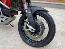 Cargar imagen en el visor de la galería, Ducati Multistrada V2 S Modelo 2024
