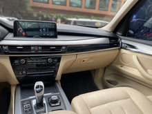 Cargar imagen en el visor de la galería, BMW X5 xDrive50I Modelo 2017
