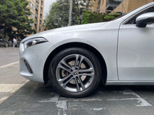 Cargar imagen en el visor de la galería, Mercedes-Benz A200 HatchBack Modelo 2019
