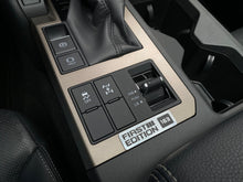 Cargar imagen en el visor de la galería, Toyota Land Cruiser Prado First Edition Modelo 2025
