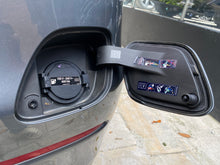 Cargar imagen en el visor de la galería, Mercedes-Benz GLC 300E Coupé Modelo 2022
