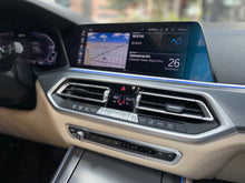 Cargar imagen en el visor de la galería, BMW X5 xDrive45E Blindada Modelo 2022
