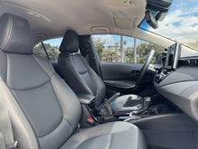 Cargar imagen en el visor de la galería, Toyota Corolla XEI Híbrido Modelo 2023
