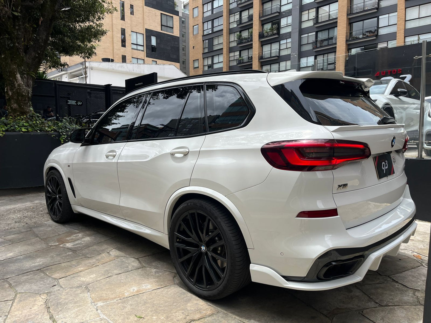 BMW X5 M50i xDrive Modelo 2021 - Autos 93