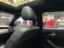 Cargar imagen en el visor de la galería, Mercedes-Benz GLA 200 Modelo 2018
