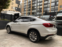 Cargar imagen en el visor de la galería, BMW X6 xDrive35I Blindada Modelo 2017
