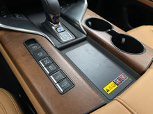 Cargar imagen en el visor de la galería, Lexus LX700H Modelo 2025
