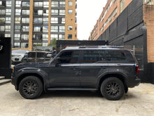Cargar imagen en el visor de la galería, Toyota Land Cruiser Prado TXL Blindada Modelo 2025
