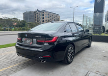 Cargar imagen en el visor de la galería, BMW 330e Modelo 2021
