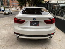 Cargar imagen en el visor de la galería, BMW X6 xDrive35I Blindada Modelo 2017
