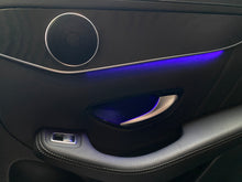 Cargar imagen en el visor de la galería, Mercedes-Benz GLC 300E Coupé Modelo 2022
