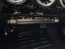 Cargar imagen en el visor de la galería, Mercedes-Benz AMG A35 4MATIC Híbrido Modelo 2023
