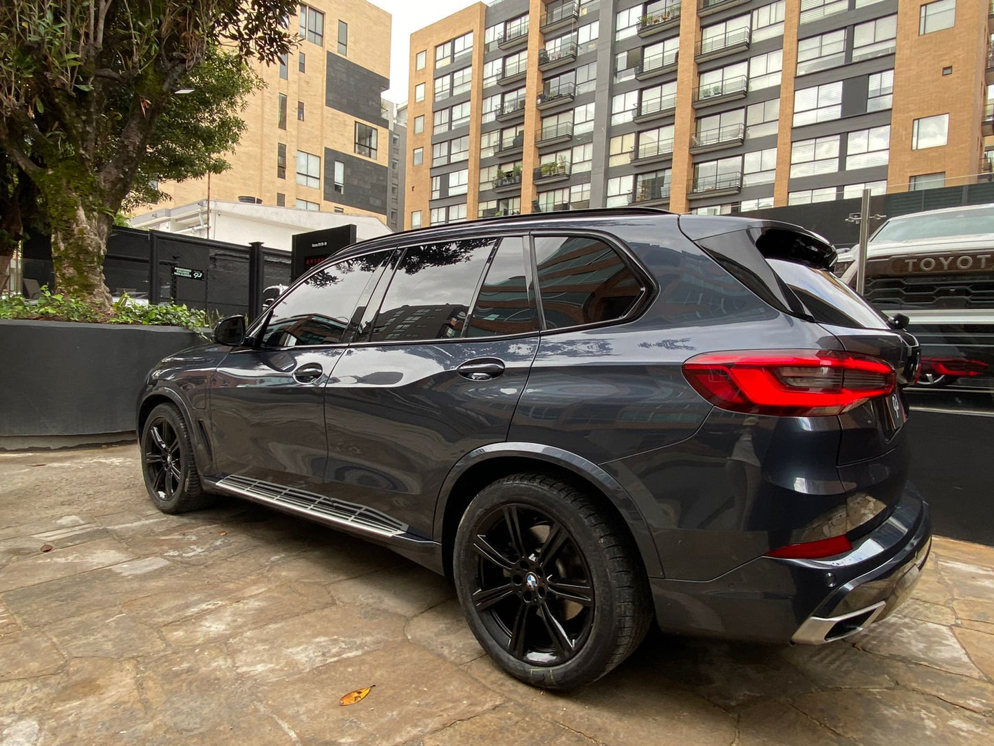 BMW X5 xDrive45E Blindada Modelo 2020 Híbrida - Autos 93