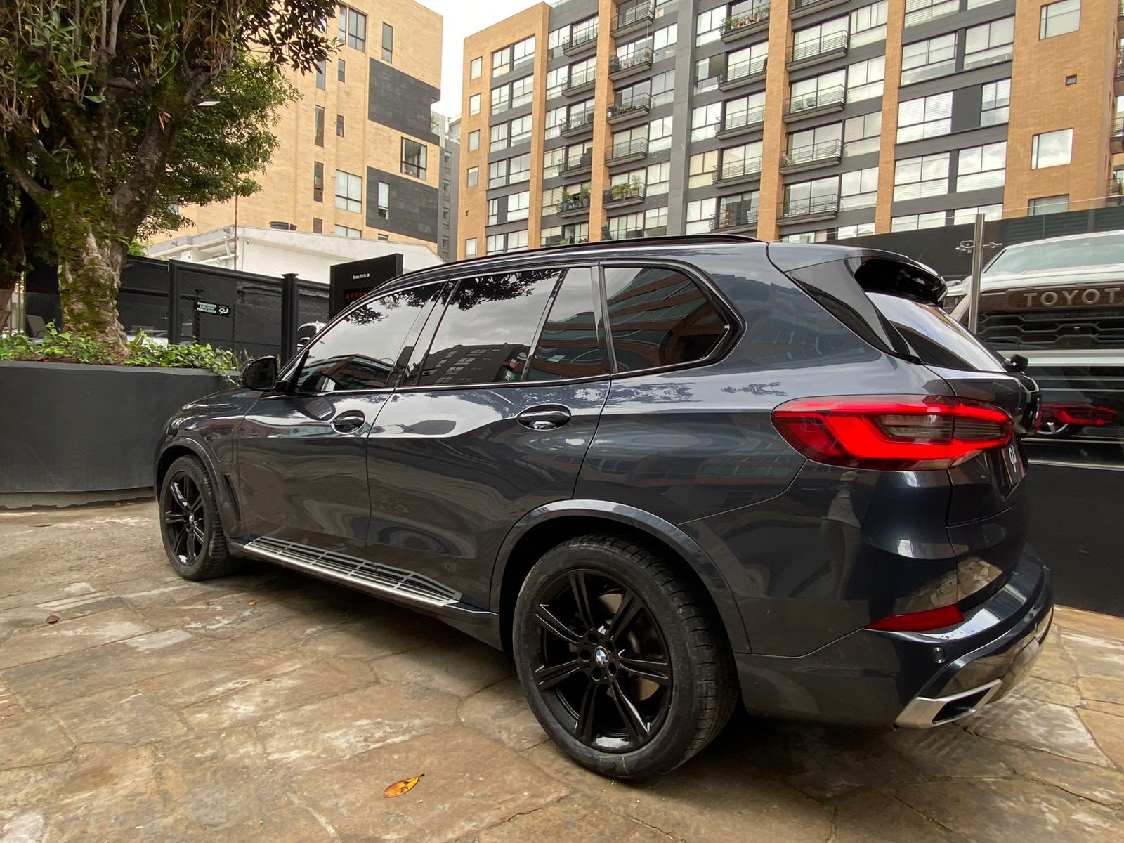 BMW X5 xDrive45E Blindada Modelo 2020 Híbrida - Autos 93