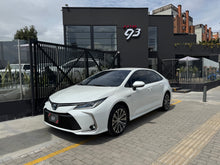 Cargar imagen en el visor de la galería, Toyota Corolla XEI Híbrido Modelo 2023
