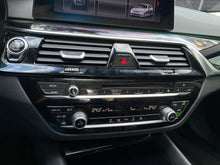 Cargar imagen en el visor de la galería, BMW 520I Modelo 2019
