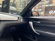Cargar imagen en el visor de la galería, BMW M240I Cabriolet Modelo 2021
