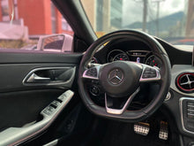 Cargar imagen en el visor de la galería, Mercedes-Benz AMG CLA 45 4MATIC Modelo 2018
