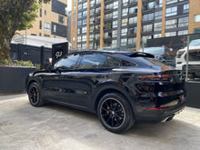 Cargar imagen en el visor de la galería, Porsche Cayenne Coupe Modelo 2022
