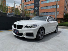 Cargar imagen en el visor de la galería, BMW M235I Coupé Modelo 2017

