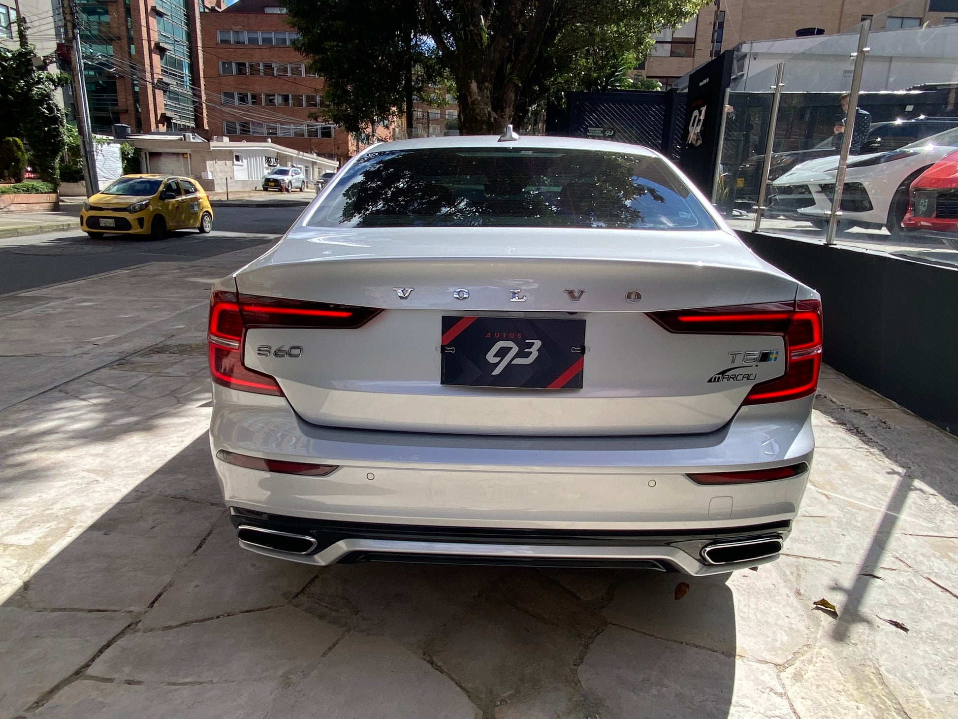 Volvo S60 T5 R-Design Modelo 2021 - Autos 93