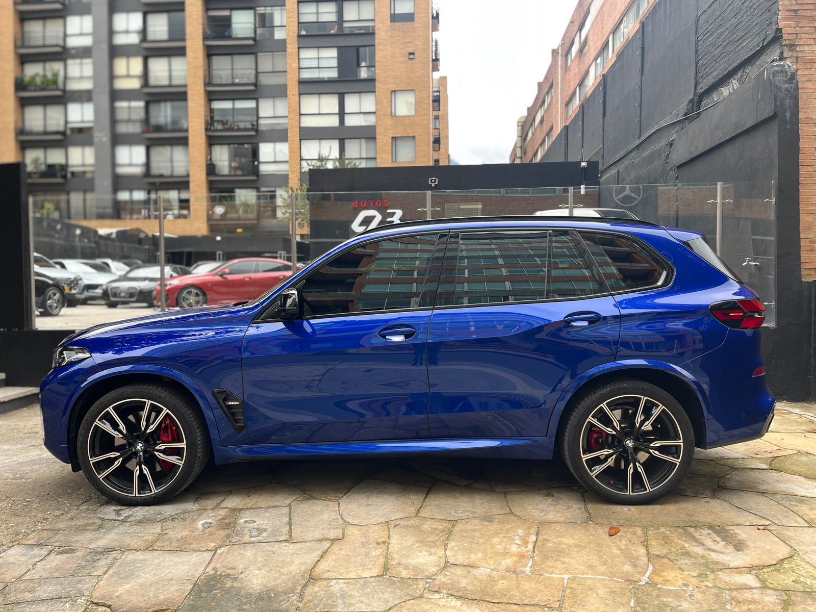 BMW X5 M60i xDrive Modelo 2024 - Autos 93