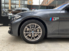 Cargar imagen en el visor de la galería, BMW 330I Modelo 2019
