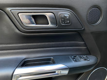 Cargar imagen en el visor de la galería, Ford Mustang Mach 1 Modelo 2022
