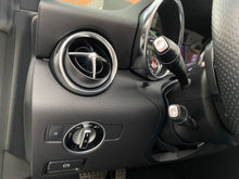 Cargar imagen en el visor de la galería, Mercedes-Benz SLC 200 Modelo 2019

