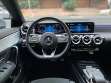 Cargar imagen en el visor de la galería, Mercedes-Benz CLA 200 Modelo 2023
