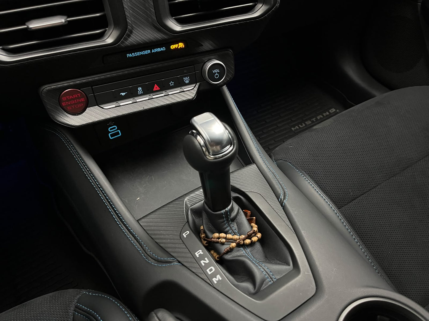 Ford Mustang Dark Horse Modelo 2025