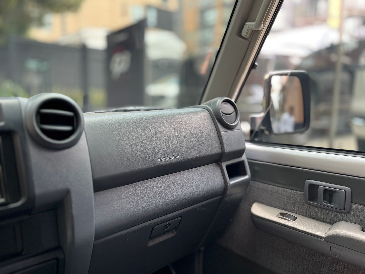 Toyota Land Cruiser 76 Modelo 2011