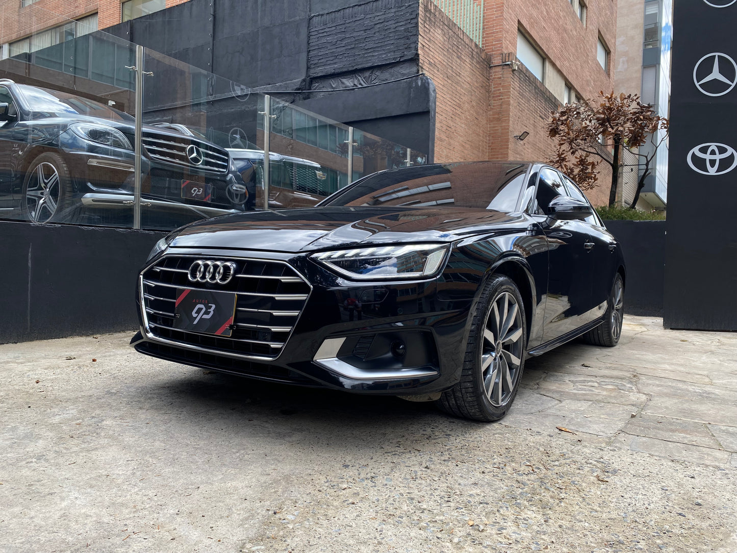 Audi A4 40 TFSI Hibrido Unique Edition Modelo 2023 - Autos 93