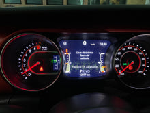 Cargar imagen en el visor de la galería, Jeep Wrangler Rubicon Modelo 2022
