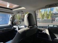 Cargar imagen en el visor de la galería, Toyota 4Runner SR5 Modelo 2023
