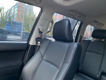 Cargar imagen en el visor de la galería, Toyota Prado TXL Modelo 2024
