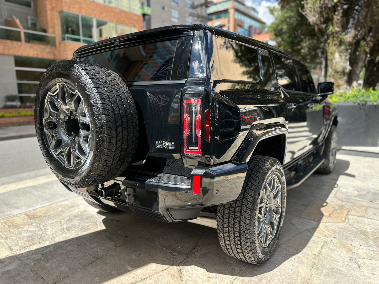 GMC Hummer EV SUV Blindada Modelo 2025 - Autos 93
